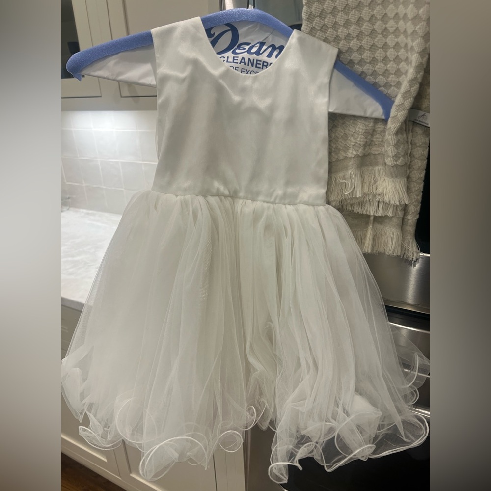2T Dress with Sweetheart Neckline and Voluminous Skirt